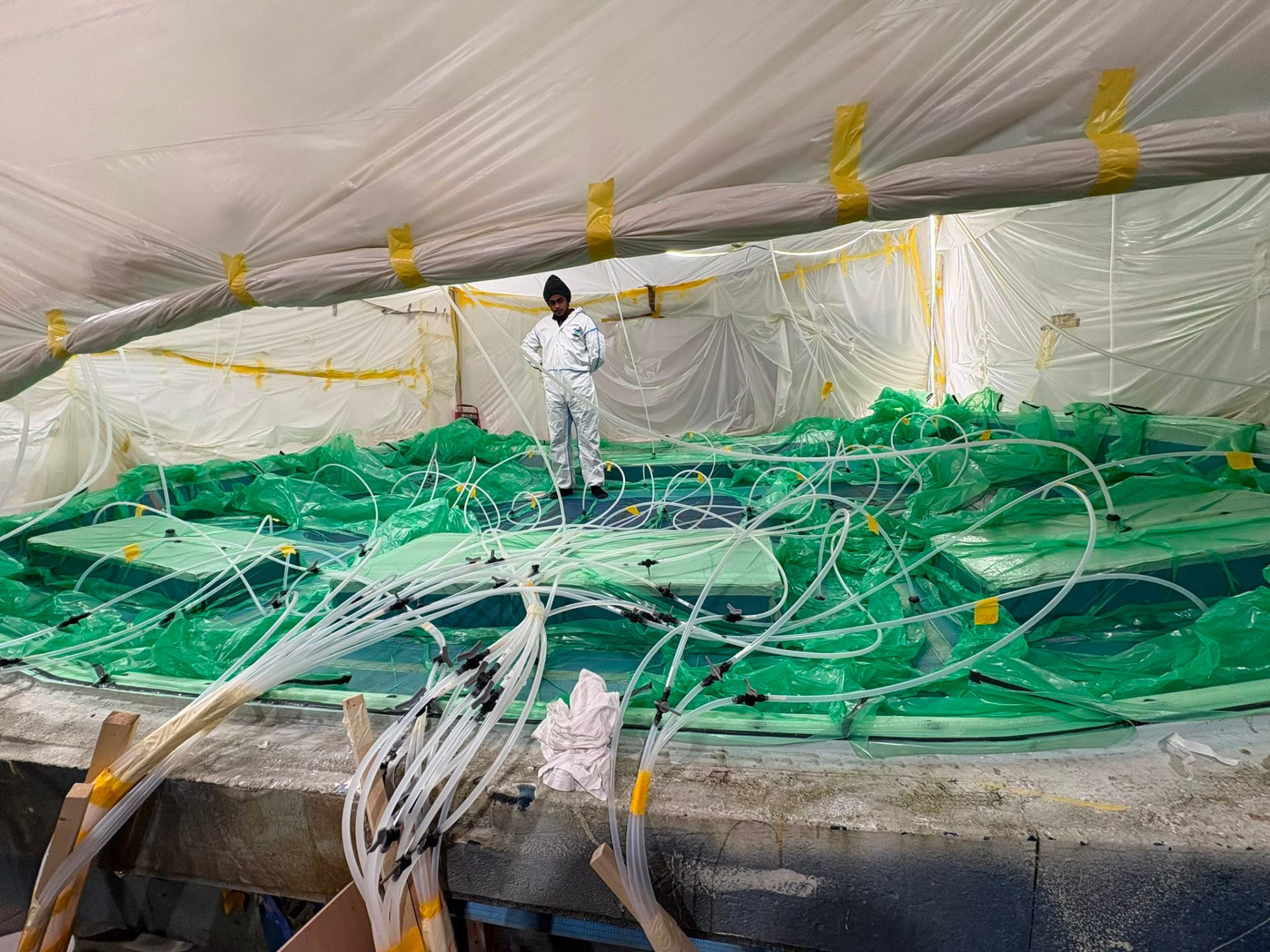 Vacuum infusion — full-hull moulding